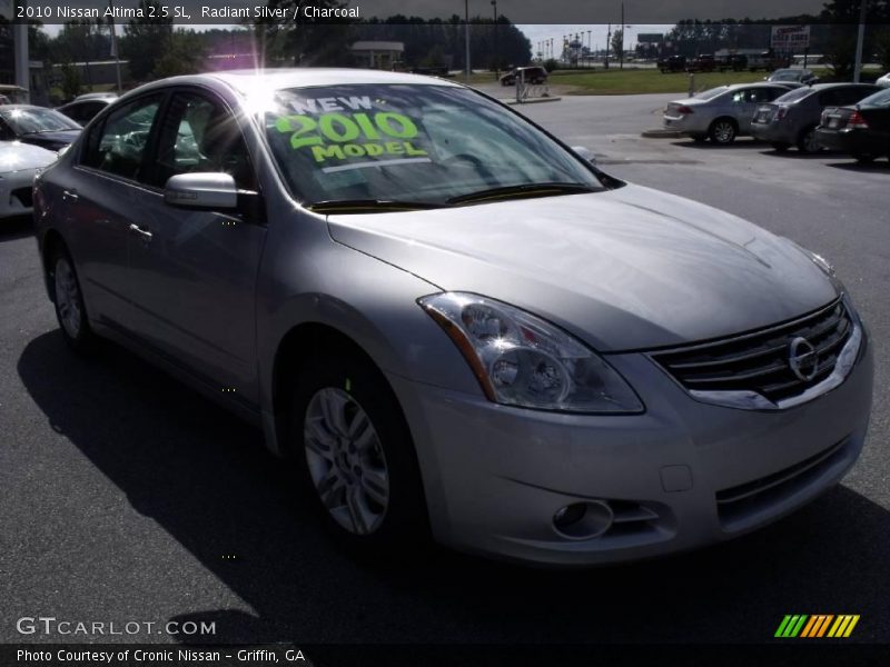Radiant Silver / Charcoal 2010 Nissan Altima 2.5 SL