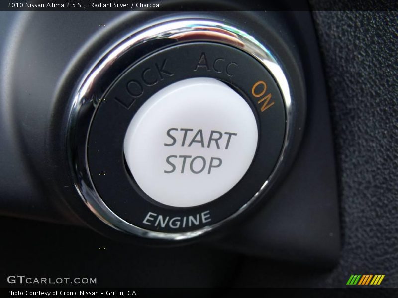 Radiant Silver / Charcoal 2010 Nissan Altima 2.5 SL