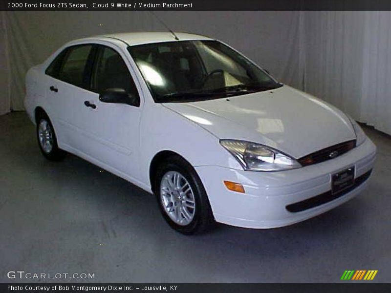 Cloud 9 White / Medium Parchment 2000 Ford Focus ZTS Sedan