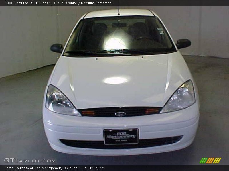 Cloud 9 White / Medium Parchment 2000 Ford Focus ZTS Sedan