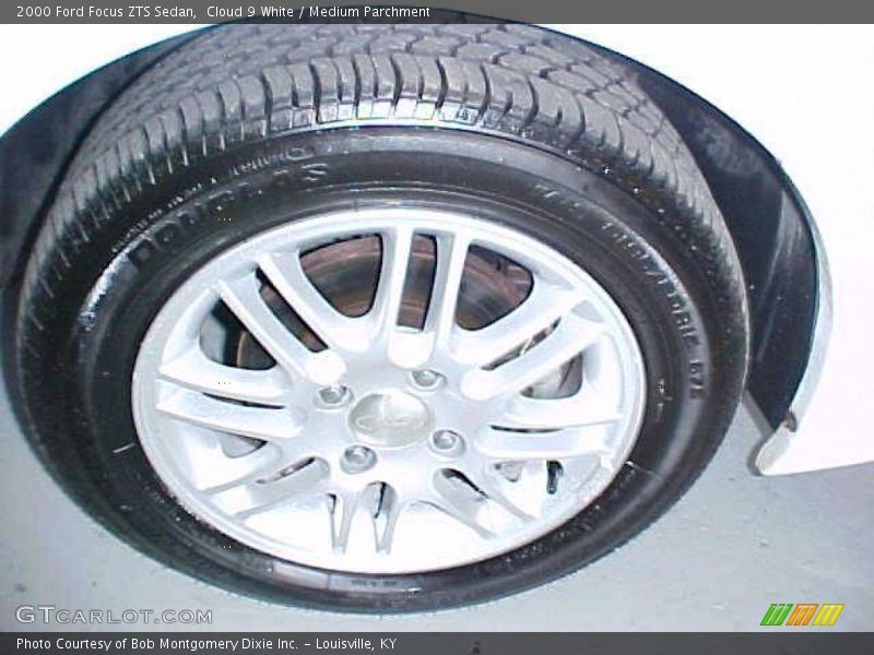 Cloud 9 White / Medium Parchment 2000 Ford Focus ZTS Sedan
