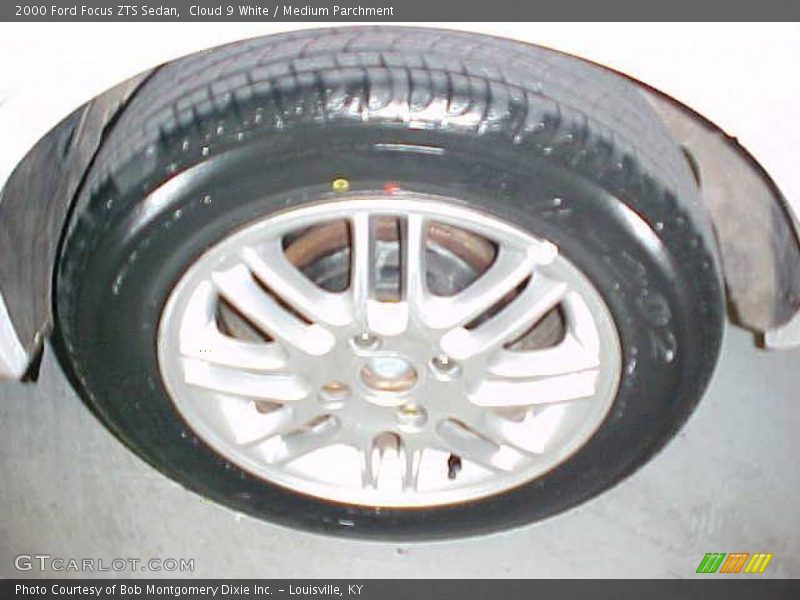 Cloud 9 White / Medium Parchment 2000 Ford Focus ZTS Sedan