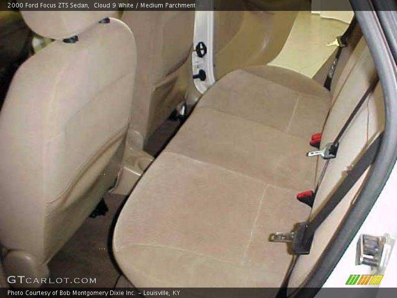 Cloud 9 White / Medium Parchment 2000 Ford Focus ZTS Sedan