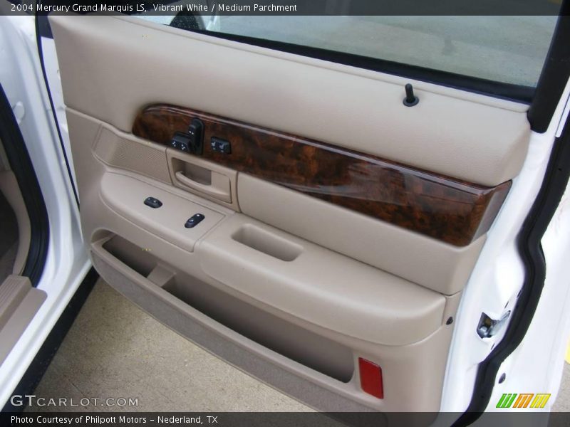 Vibrant White / Medium Parchment 2004 Mercury Grand Marquis LS