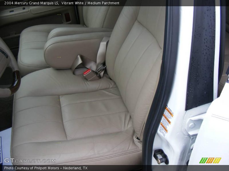 Vibrant White / Medium Parchment 2004 Mercury Grand Marquis LS