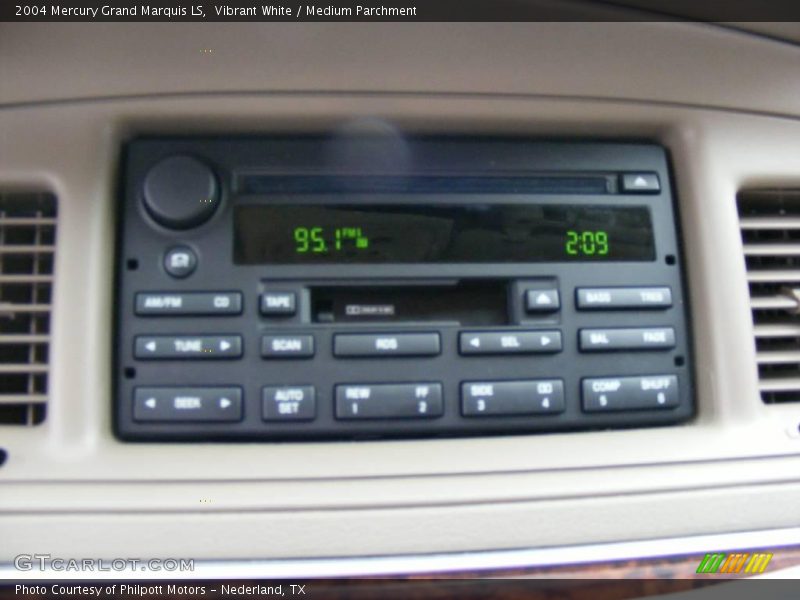 Vibrant White / Medium Parchment 2004 Mercury Grand Marquis LS