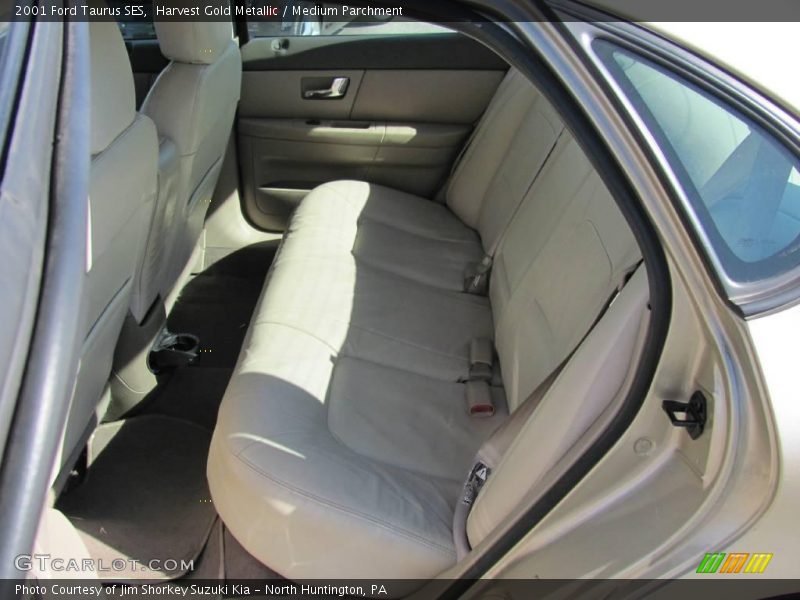 Harvest Gold Metallic / Medium Parchment 2001 Ford Taurus SES