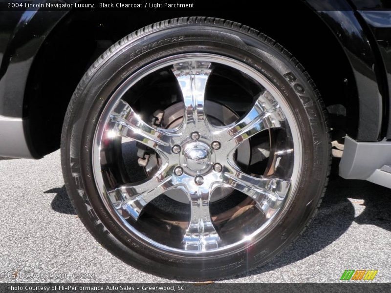 Black Clearcoat / Light Parchment 2004 Lincoln Navigator Luxury
