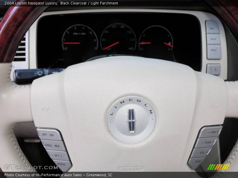 Black Clearcoat / Light Parchment 2004 Lincoln Navigator Luxury