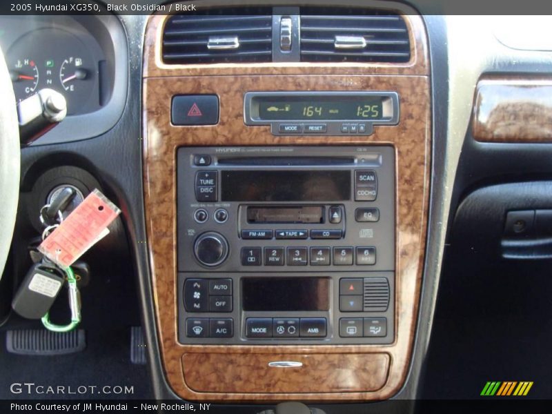 Black Obsidian / Black 2005 Hyundai XG350