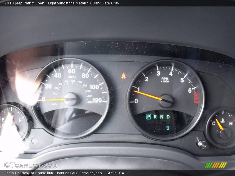 Light Sandstone Metallic / Dark Slate Gray 2010 Jeep Patriot Sport