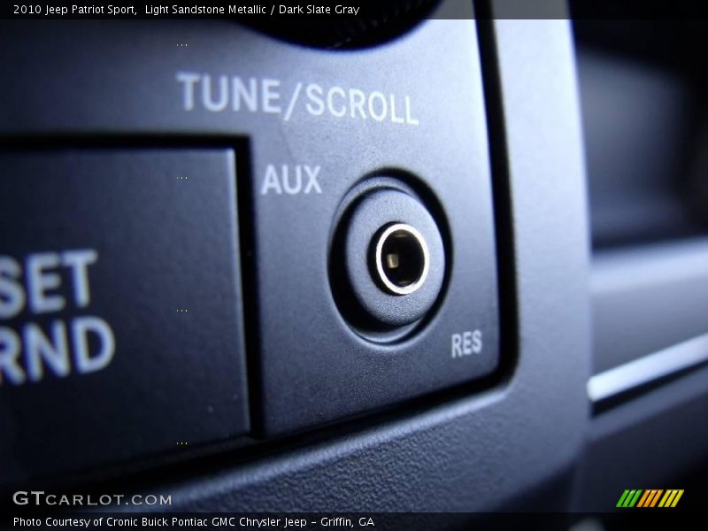 Light Sandstone Metallic / Dark Slate Gray 2010 Jeep Patriot Sport