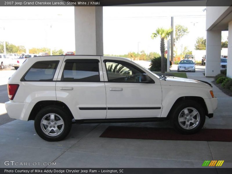 Stone White / Khaki 2007 Jeep Grand Cherokee Laredo