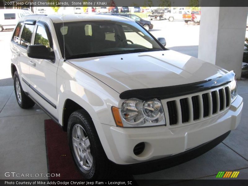 Stone White / Khaki 2007 Jeep Grand Cherokee Laredo