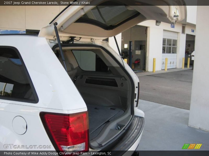 Stone White / Khaki 2007 Jeep Grand Cherokee Laredo