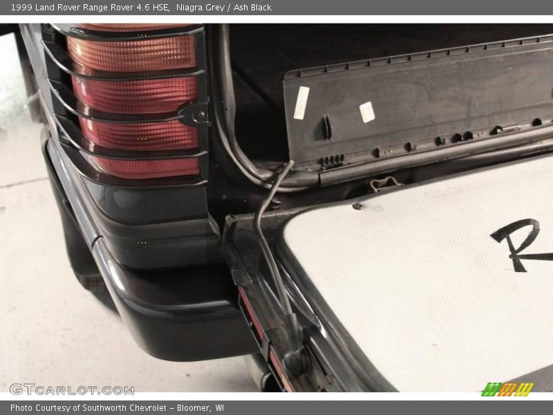 Niagra Grey / Ash Black 1999 Land Rover Range Rover 4.6 HSE