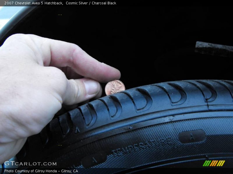 Cosmic Silver / Charcoal Black 2007 Chevrolet Aveo 5 Hatchback