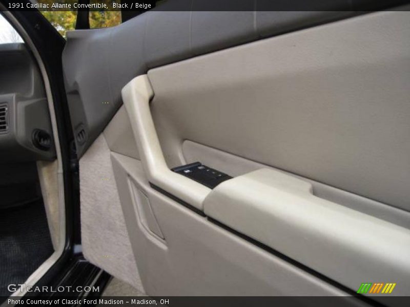 Black / Beige 1991 Cadillac Allante Convertible