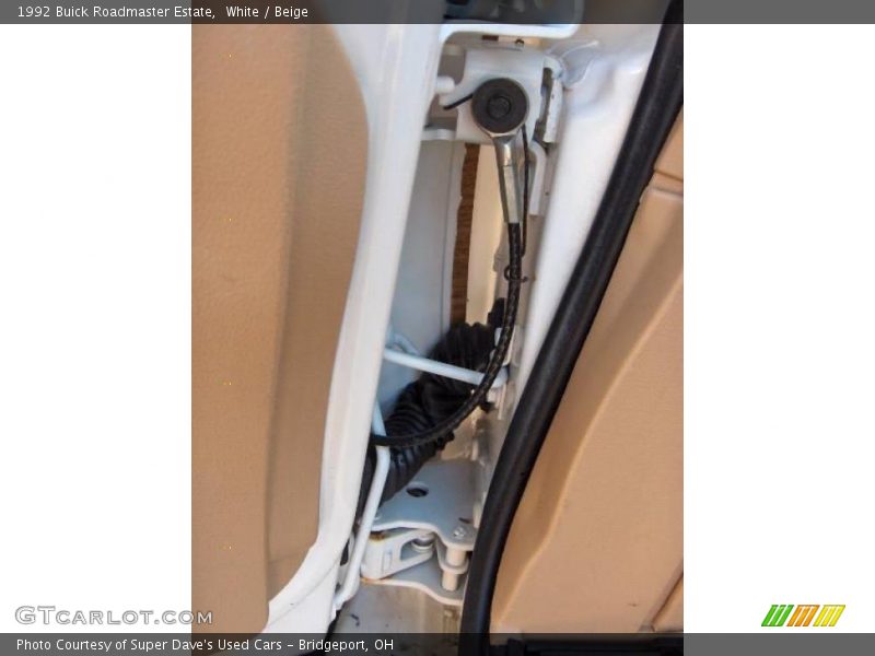 White / Beige 1992 Buick Roadmaster Estate