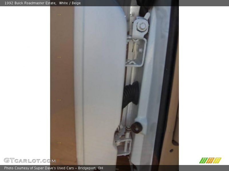 White / Beige 1992 Buick Roadmaster Estate