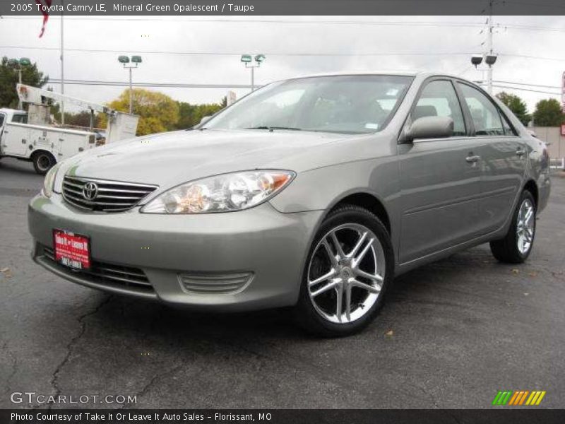 Mineral Green Opalescent / Taupe 2005 Toyota Camry LE