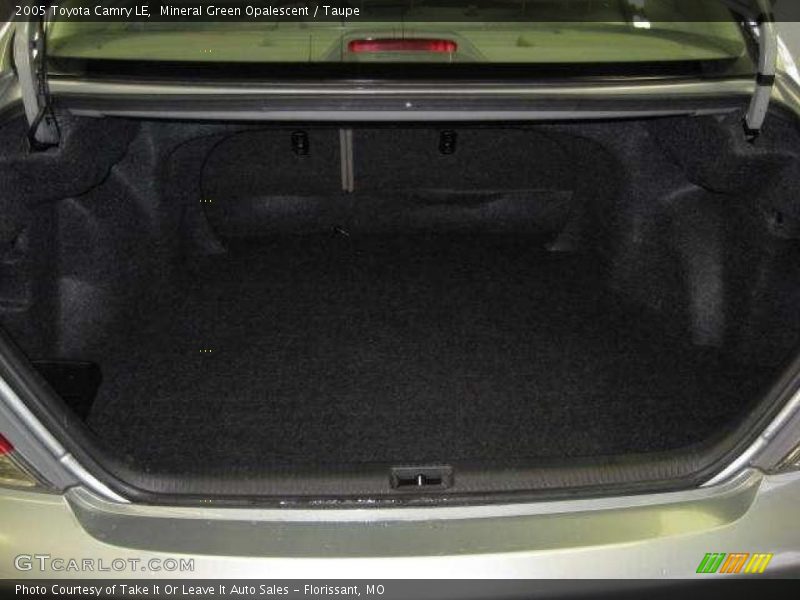 Mineral Green Opalescent / Taupe 2005 Toyota Camry LE