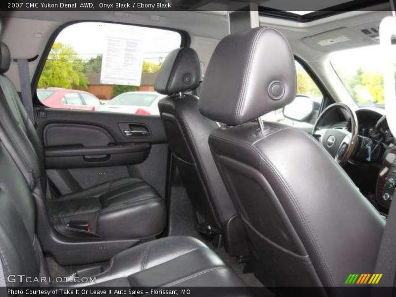 Onyx Black / Ebony Black 2007 GMC Yukon Denali AWD