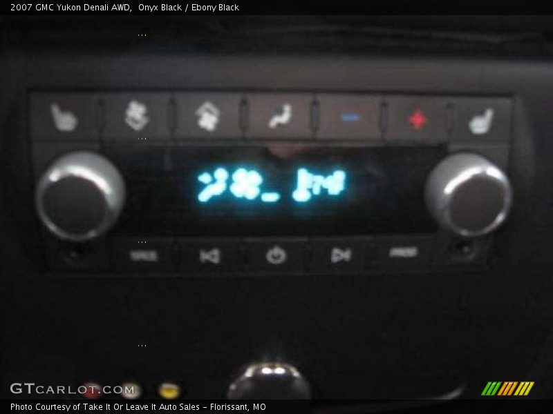Onyx Black / Ebony Black 2007 GMC Yukon Denali AWD