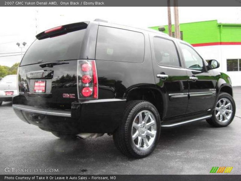 Onyx Black / Ebony Black 2007 GMC Yukon Denali AWD