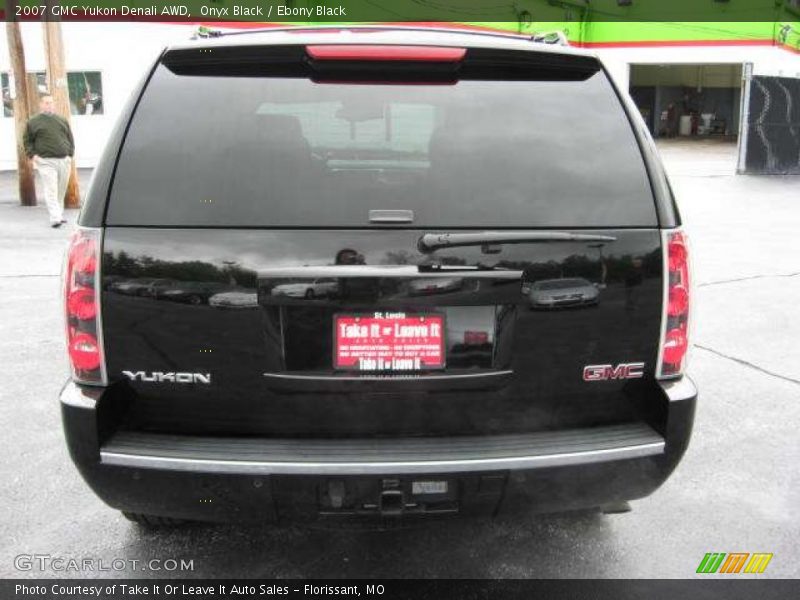 Onyx Black / Ebony Black 2007 GMC Yukon Denali AWD