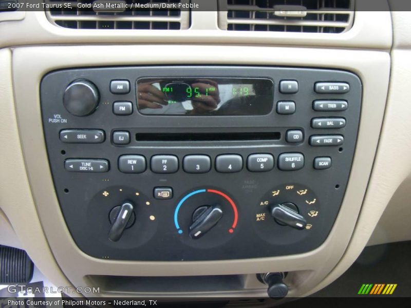 Gold Ash Metallic / Medium/Dark Pebble 2007 Ford Taurus SE