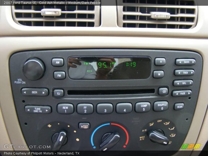 Gold Ash Metallic / Medium/Dark Pebble 2007 Ford Taurus SE