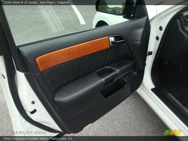 Ivory Pearl / Graphite 2006 Infiniti M 35 Sedan