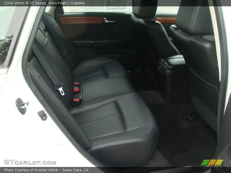 Ivory Pearl / Graphite 2006 Infiniti M 35 Sedan
