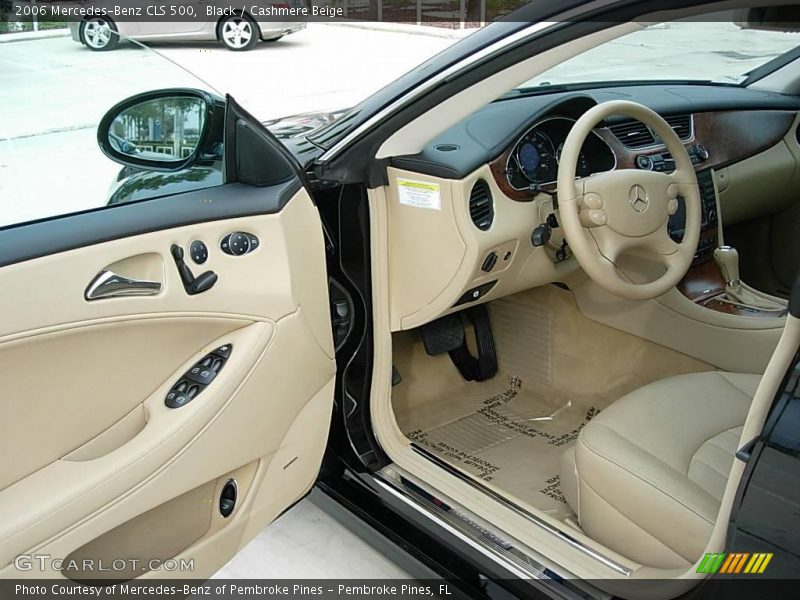 Black / Cashmere Beige 2006 Mercedes-Benz CLS 500