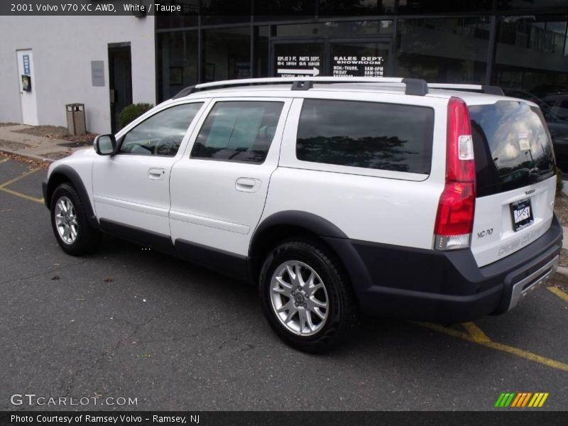 White / Taupe 2001 Volvo V70 XC AWD
