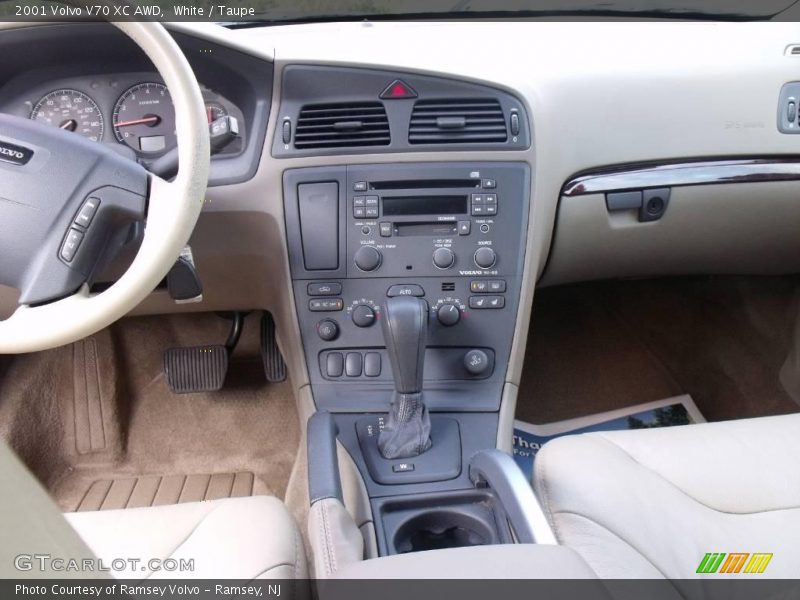White / Taupe 2001 Volvo V70 XC AWD