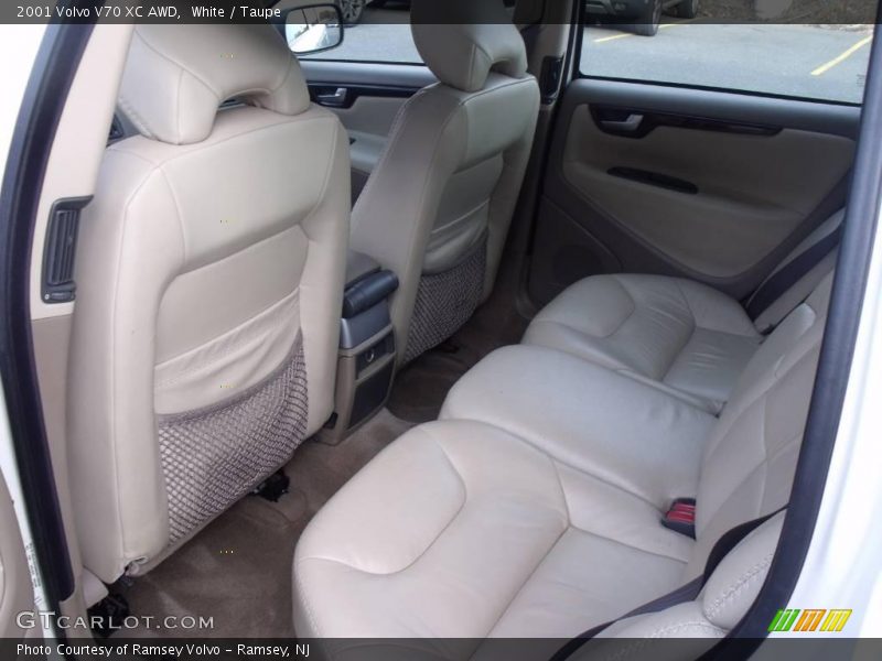 White / Taupe 2001 Volvo V70 XC AWD