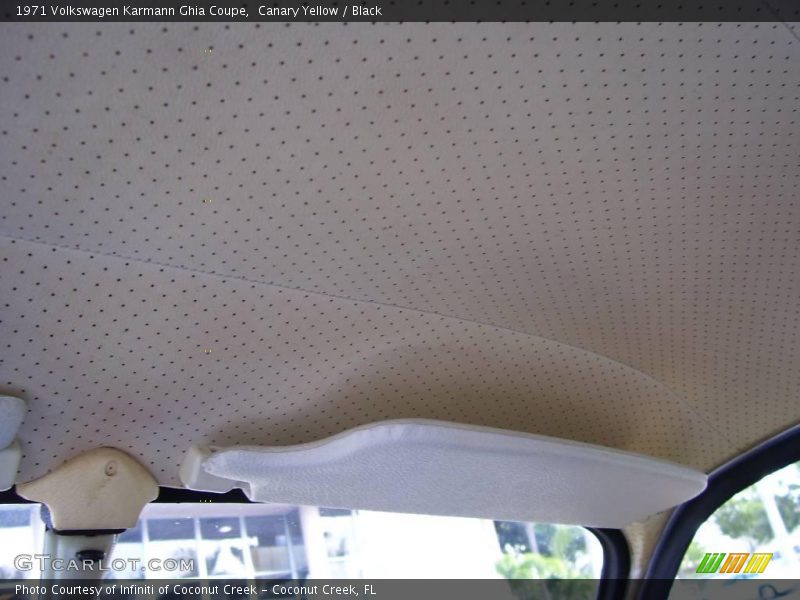 Canary Yellow / Black 1971 Volkswagen Karmann Ghia Coupe