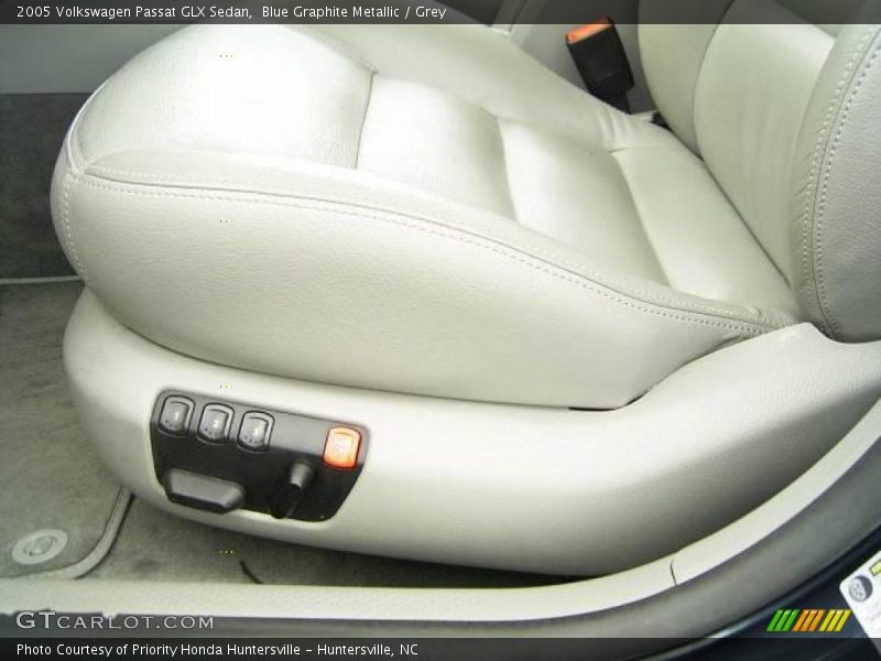 Blue Graphite Metallic / Grey 2005 Volkswagen Passat GLX Sedan