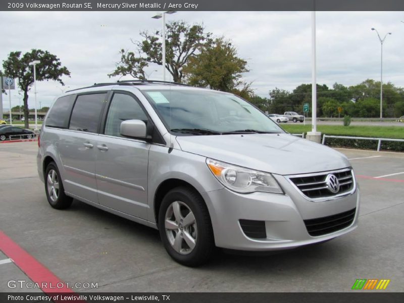 Mercury Sliver Metallic / Aero Grey 2009 Volkswagen Routan SE