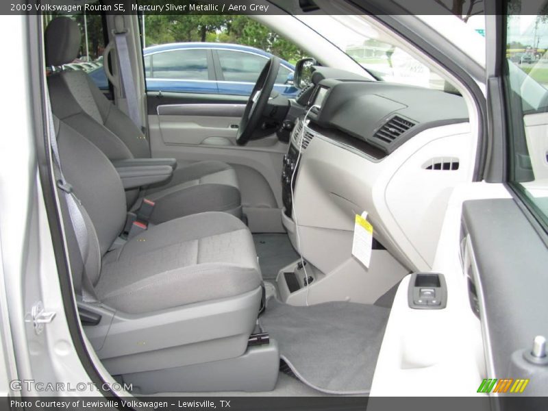 Mercury Sliver Metallic / Aero Grey 2009 Volkswagen Routan SE