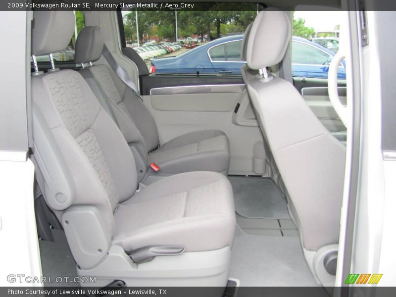 Mercury Sliver Metallic / Aero Grey 2009 Volkswagen Routan SE
