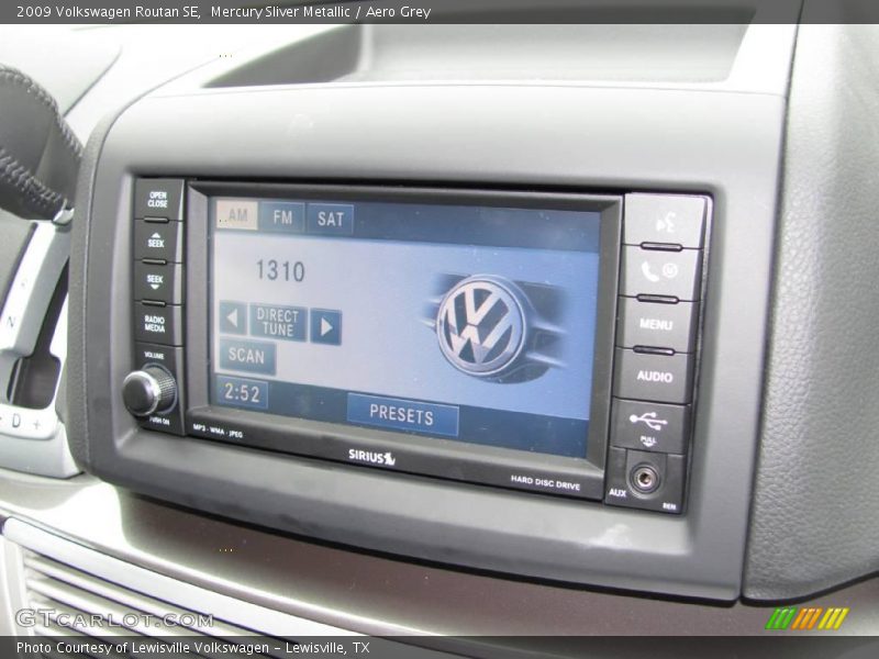 Mercury Sliver Metallic / Aero Grey 2009 Volkswagen Routan SE