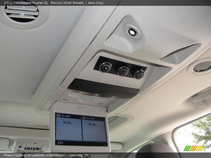 Mercury Sliver Metallic / Aero Grey 2009 Volkswagen Routan SE