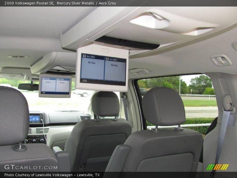 Mercury Sliver Metallic / Aero Grey 2009 Volkswagen Routan SE