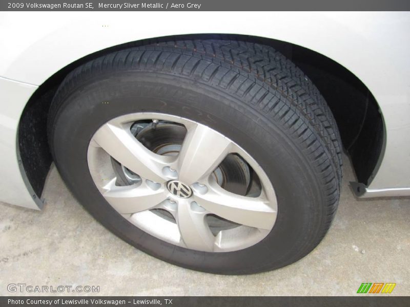 Mercury Sliver Metallic / Aero Grey 2009 Volkswagen Routan SE