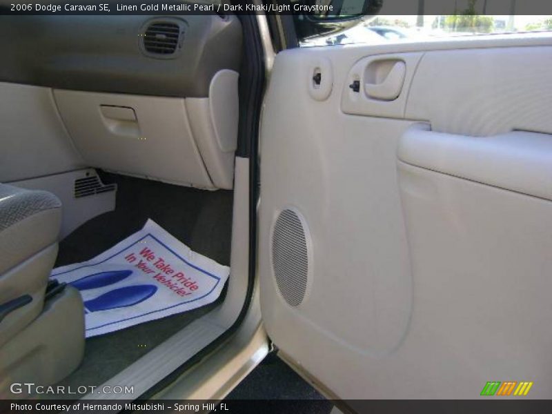Linen Gold Metallic Pearl / Dark Khaki/Light Graystone 2006 Dodge Caravan SE