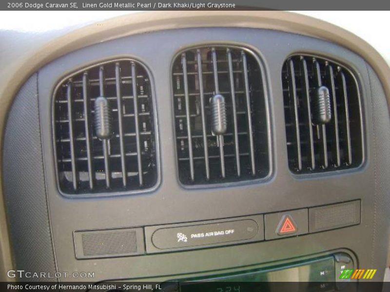 Linen Gold Metallic Pearl / Dark Khaki/Light Graystone 2006 Dodge Caravan SE