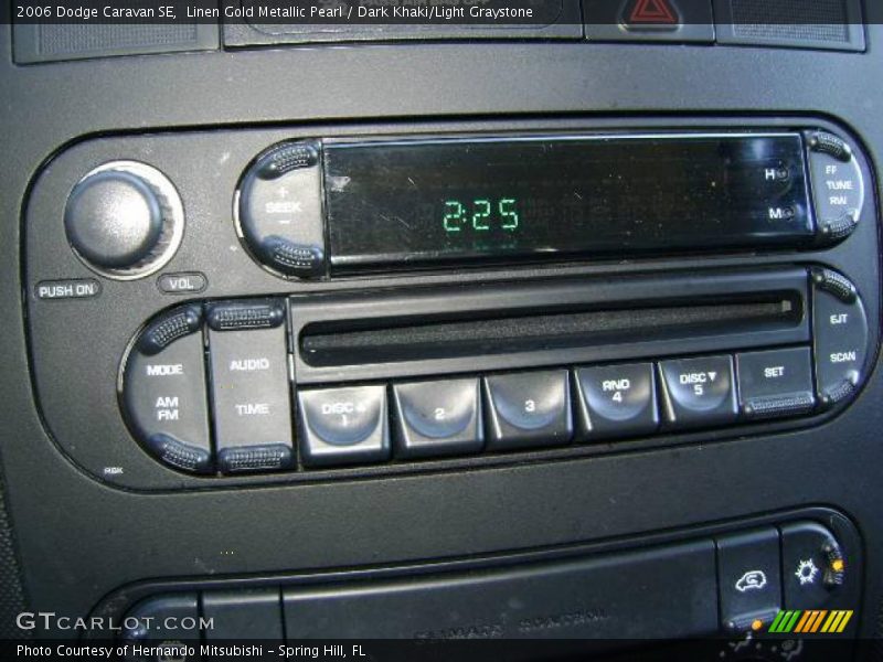 Linen Gold Metallic Pearl / Dark Khaki/Light Graystone 2006 Dodge Caravan SE